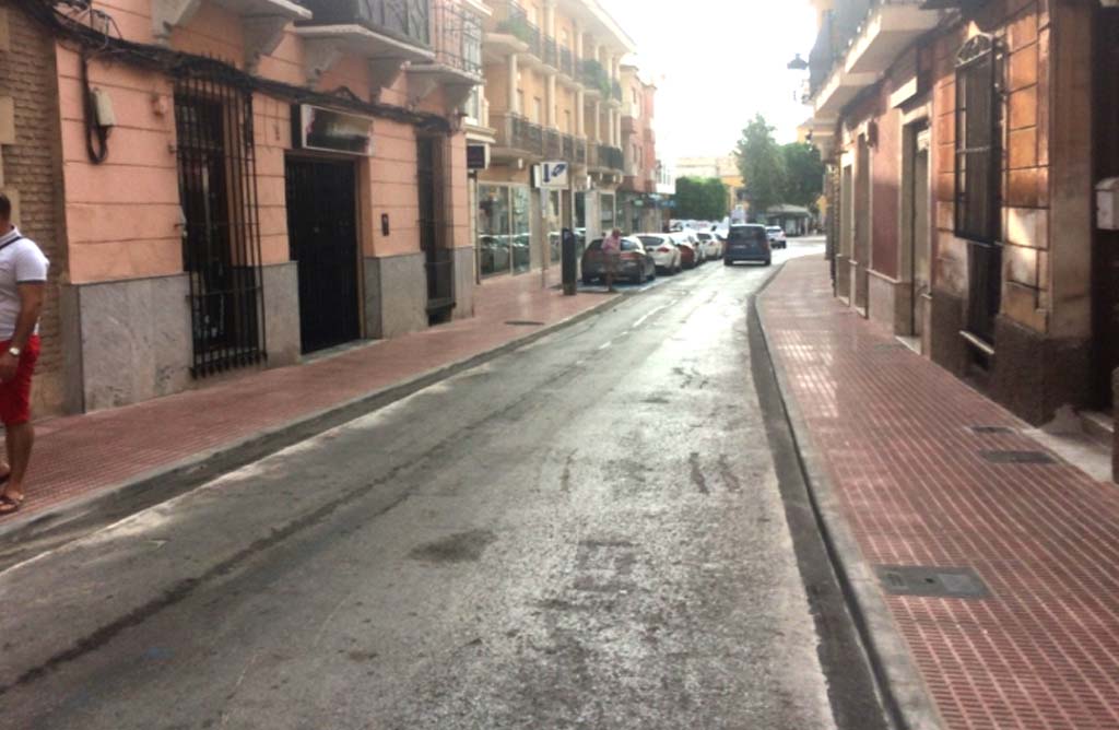 Terminadas las obras de ensanche de aceras en Juan XXIII, donde se ha eliminado el arbolado existente